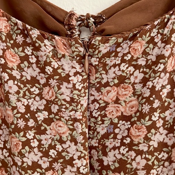 Astr the Label Lace Up Puff Sleeve Floral Midi Dress - Picture 11 of 16